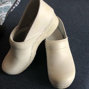 White Dansko. Size 41 NARROW